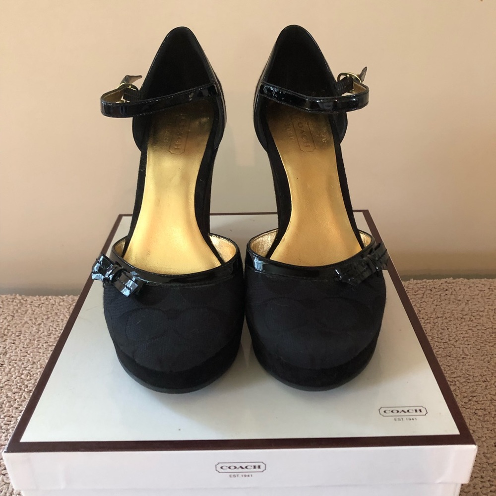 Black Coach wedges!🖤👠